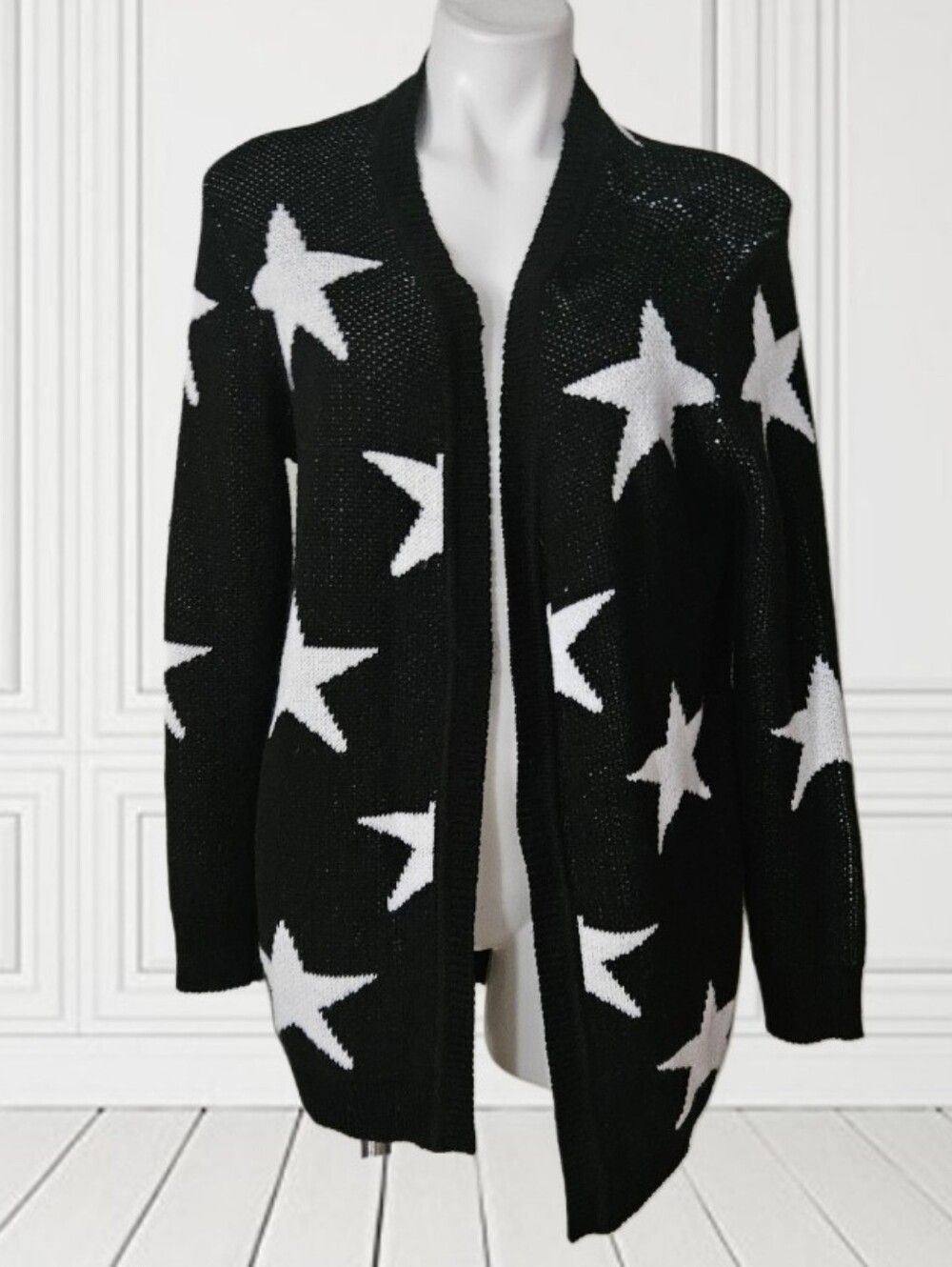 alya Black Star Pattern Open-Front  Sweater Large